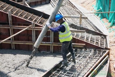 江西定南新陽智慧風(fēng)電場首臺(tái)風(fēng)機(jī)基礎(chǔ)順利澆筑完成，綠色能源建設(shè)邁出關(guān)鍵一步